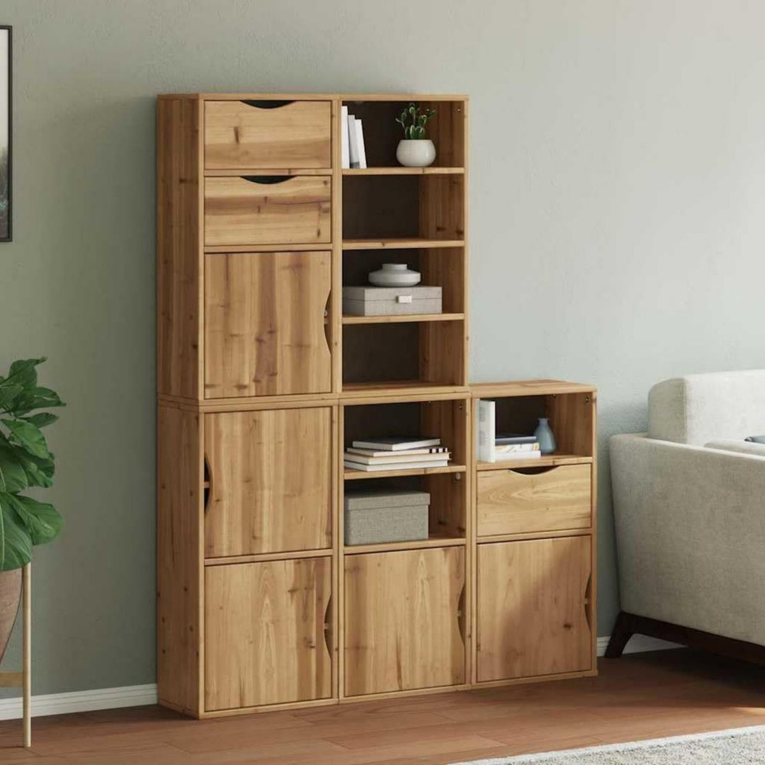 Sideboard verbindet offene Ablagen und Schubladen