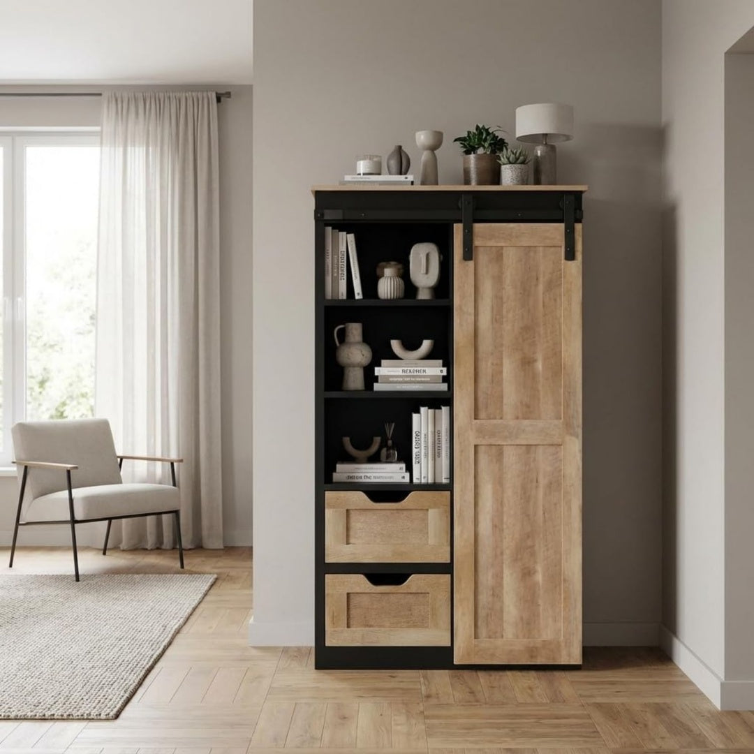 Schiebetueren praegen das Sideboard in Naturbraun und Schwarz