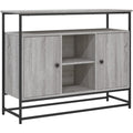 Geschlossener Stauraum praegt das Sideboard in Eichenbraun und Grau