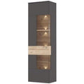 Vitrine mit Glastueren und Metallgriffen