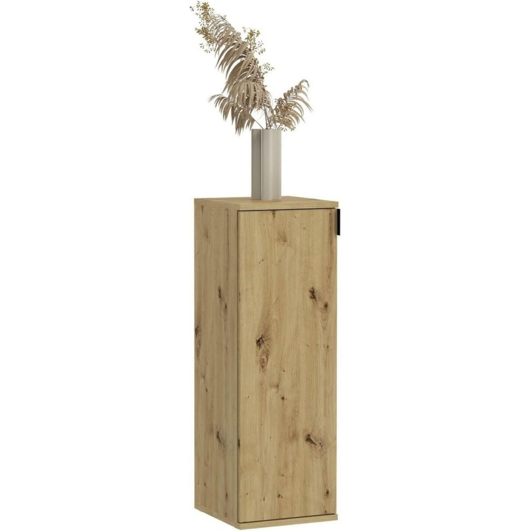 Das Sideboard vereint offene Ablagen mit Schubladen